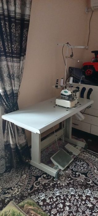 Tikuv moshinalari sotiladi.JUITA VA ZOJE holati yahshi ishlab turgan m