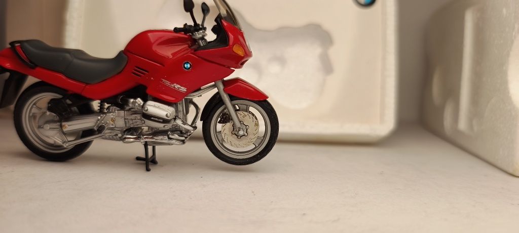 Machetă motocicleta BMW r1100rs 1/24 Minichamps