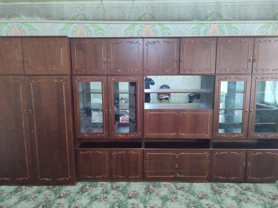 Мебель для гостинной производ Румыния в отличном состоянии