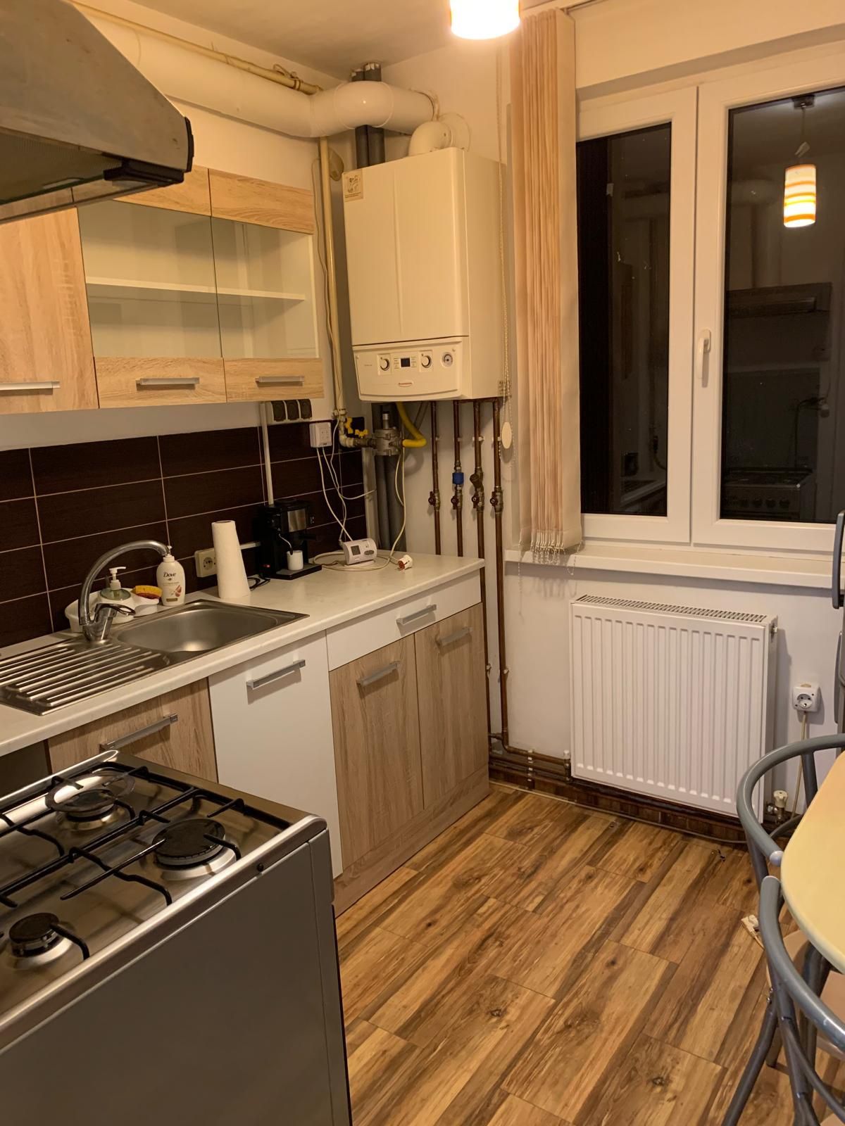 Autentic!Proprietar închiriez ap 3 camere dec etaj 3 cu lift C Sagului