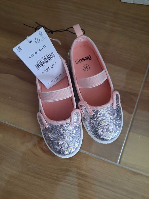 Обувки за момиче тип барелинки, нови Sinsay