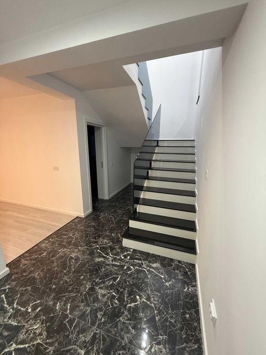 CASA INDIVIDUALA - 132 m2 utili, 173 m2 desfasurati si teren 364 m2