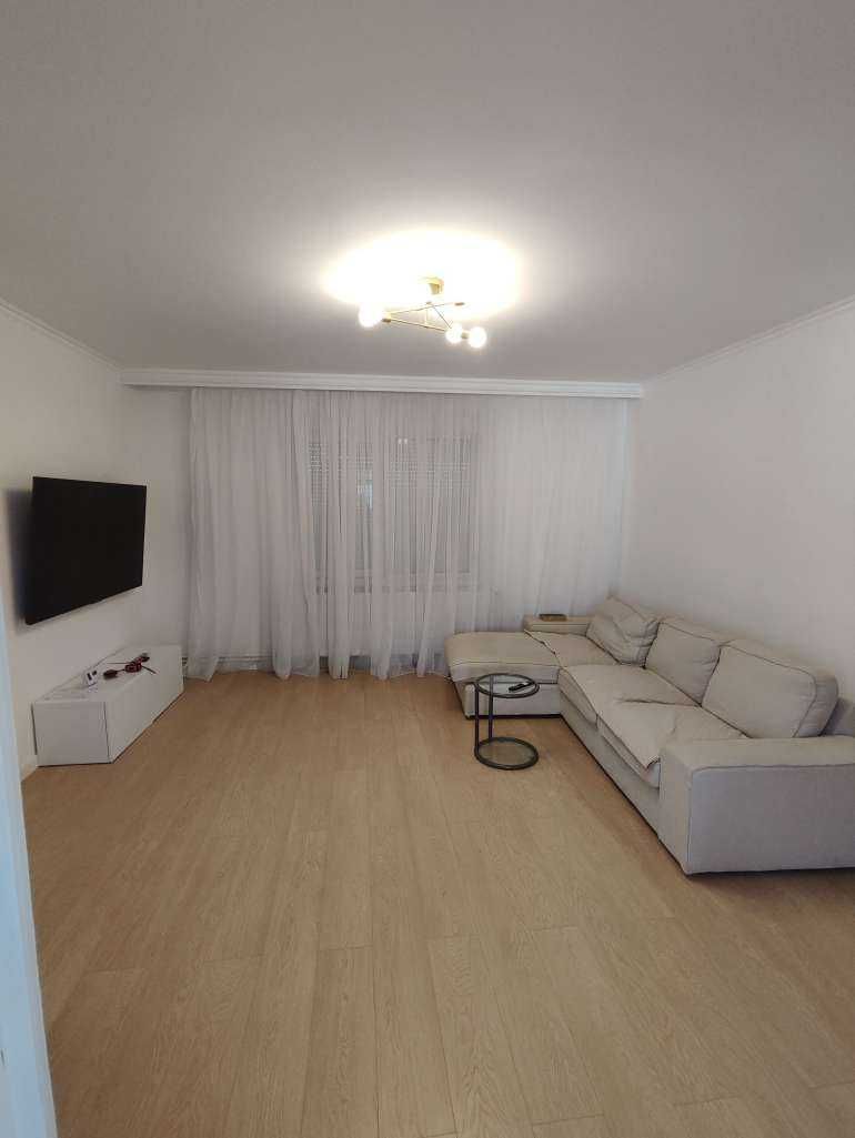 Casă renovată + spațiu multifuncțional (laborator/birou/locuință)