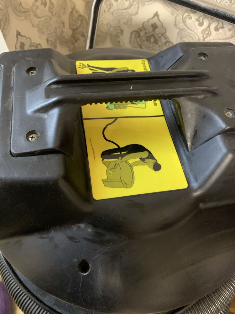 Sofa carpet cleaner sotiladi
