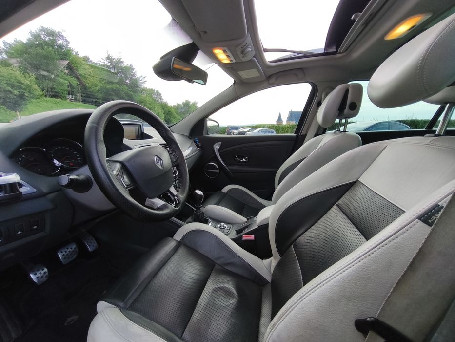 Megane 3 1.5 dci 110 cp manual. Panoramic, full piele alba, xenon,bose