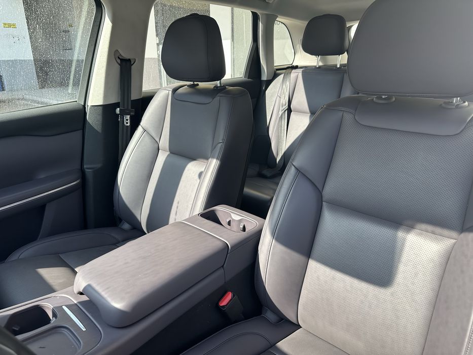 Leapmotor C 10 gibrit mokriga qora 11500km yurgan