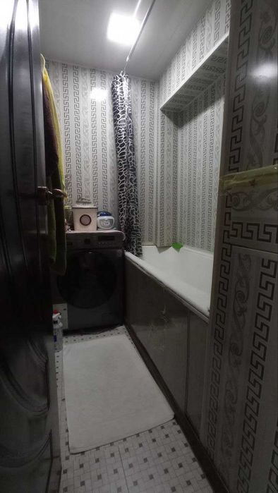 Продается кваритра 3х комнатная, (Бывшие общежитие)