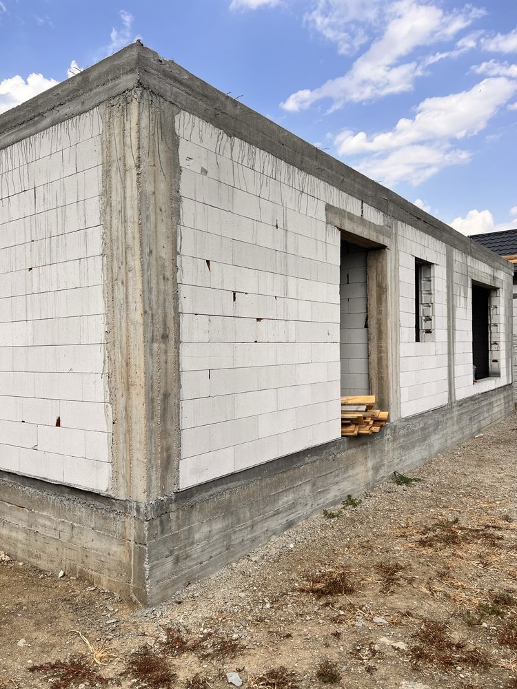 Teren + casa in constructie,Linia din Vale ,Proaspeti
