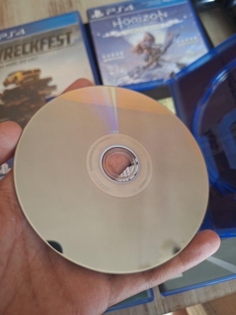 Playstation4PRO+6 игри