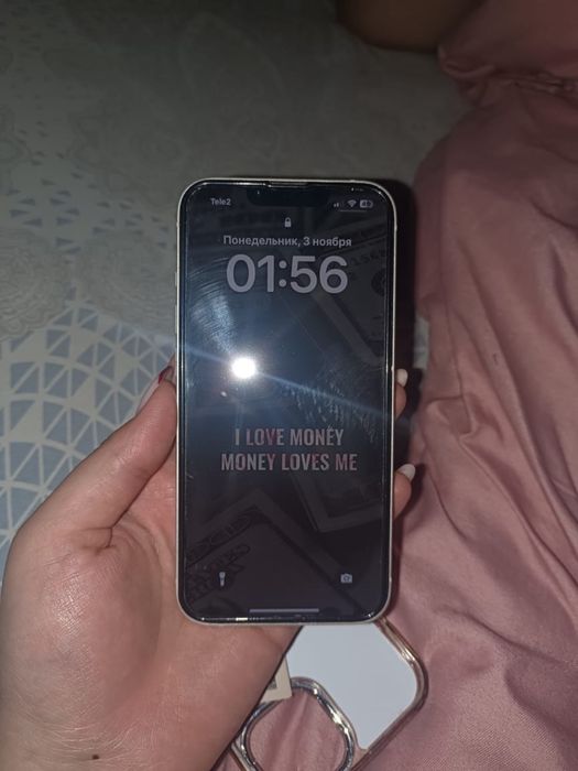 IPhone 13 в идеальном состояниее