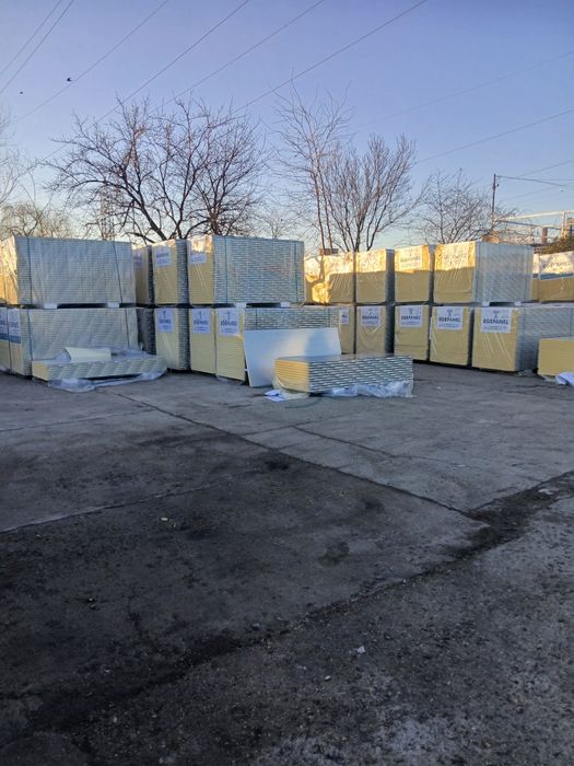 Vând container containere