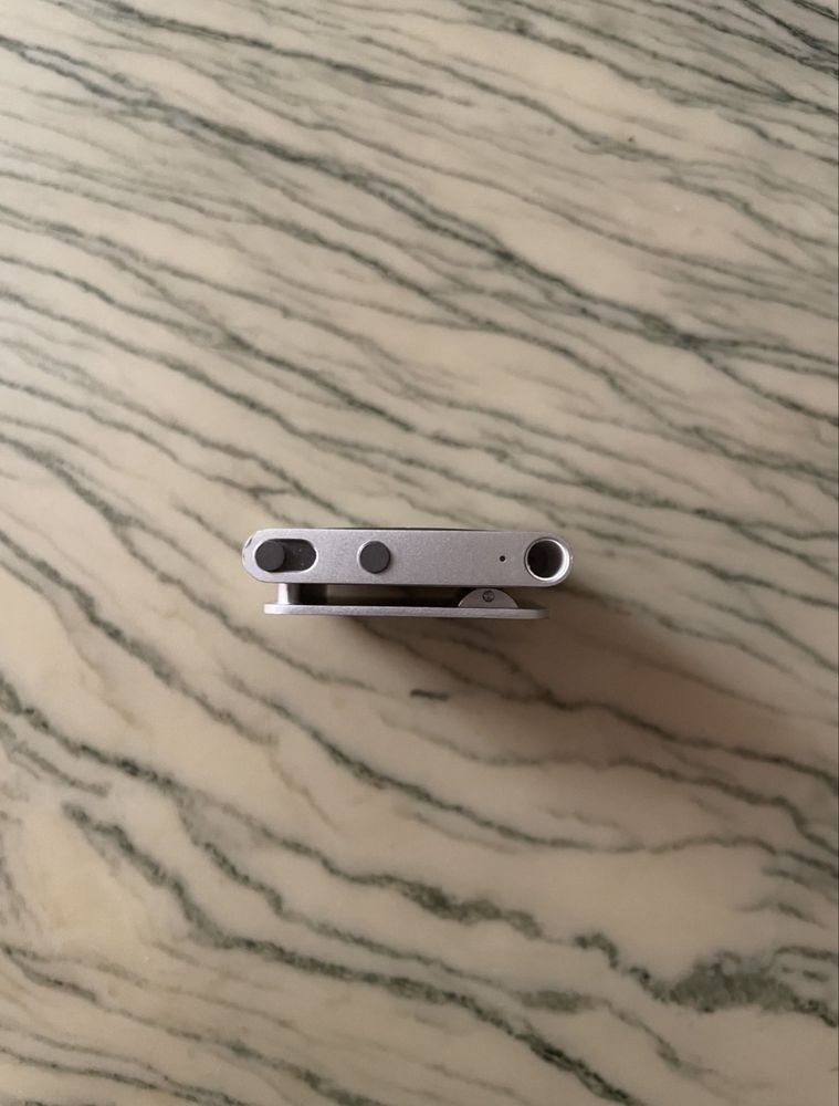 Apple iPod Shuffle (4th Generation)