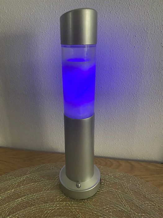 Veioza/lampa lava LED, verde/albastru/mov/tucuoaz, cu incarcator, 22cm