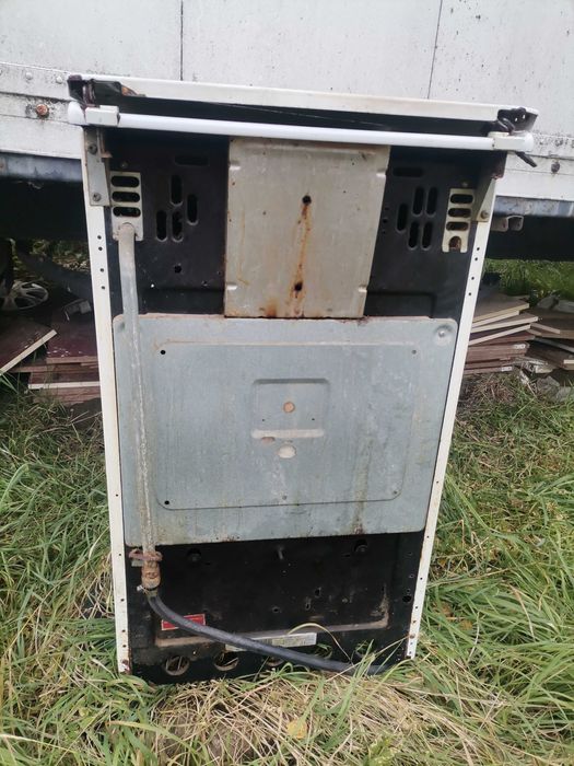 Aragaz ZANUSSI cu cuptor 4 arzătoare perfect funcțional