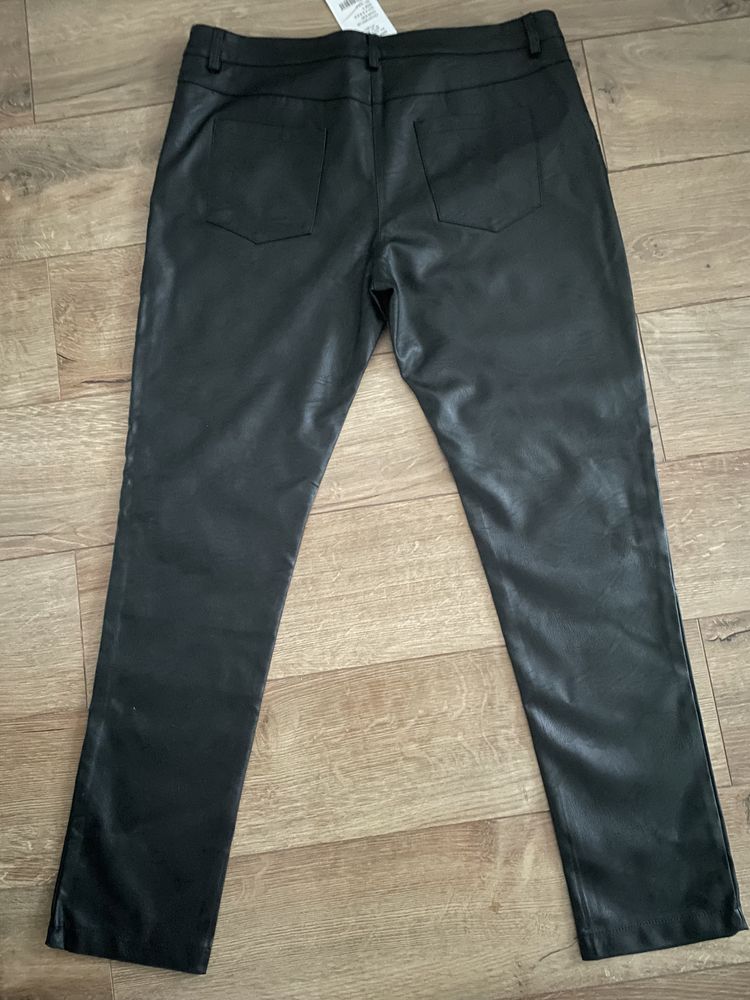 Pantalon nou, negru, din piele eco EMA, marime 42