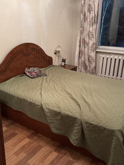 Продам спальный гарнитур