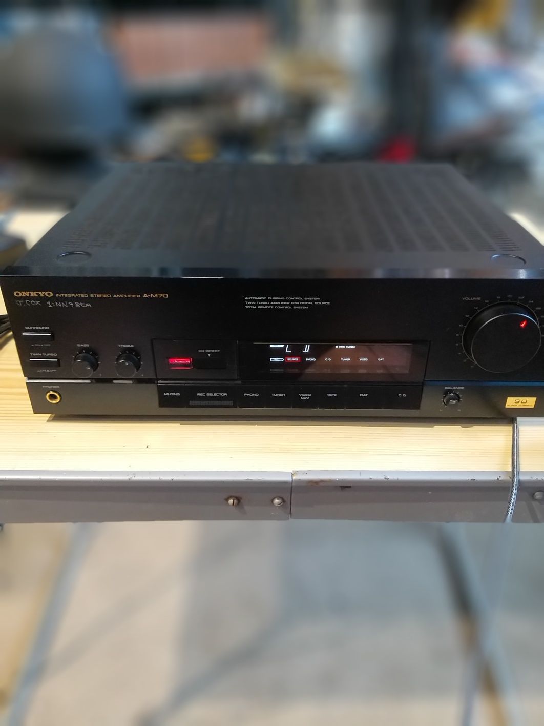 ONKYO стерео усилвател А-М70
