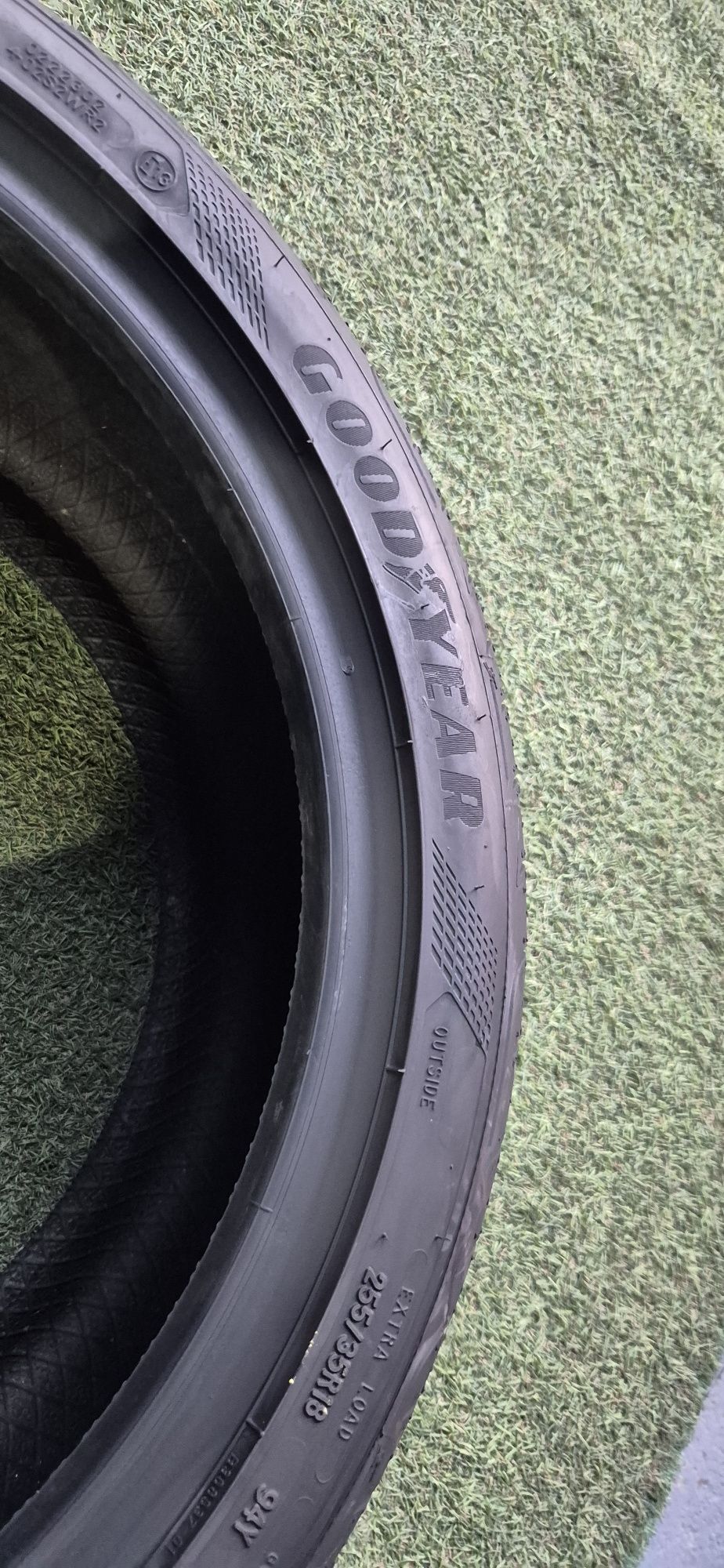 255 35 18 Goodyear