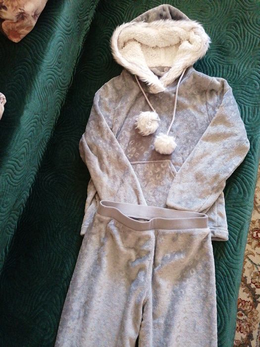 Pijama groasa 8-10 ani