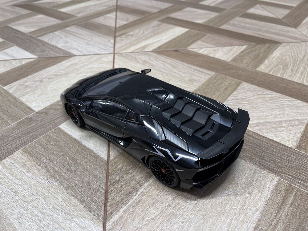 Macheta Lamborghini Aventador SV 1:18 AutoArt