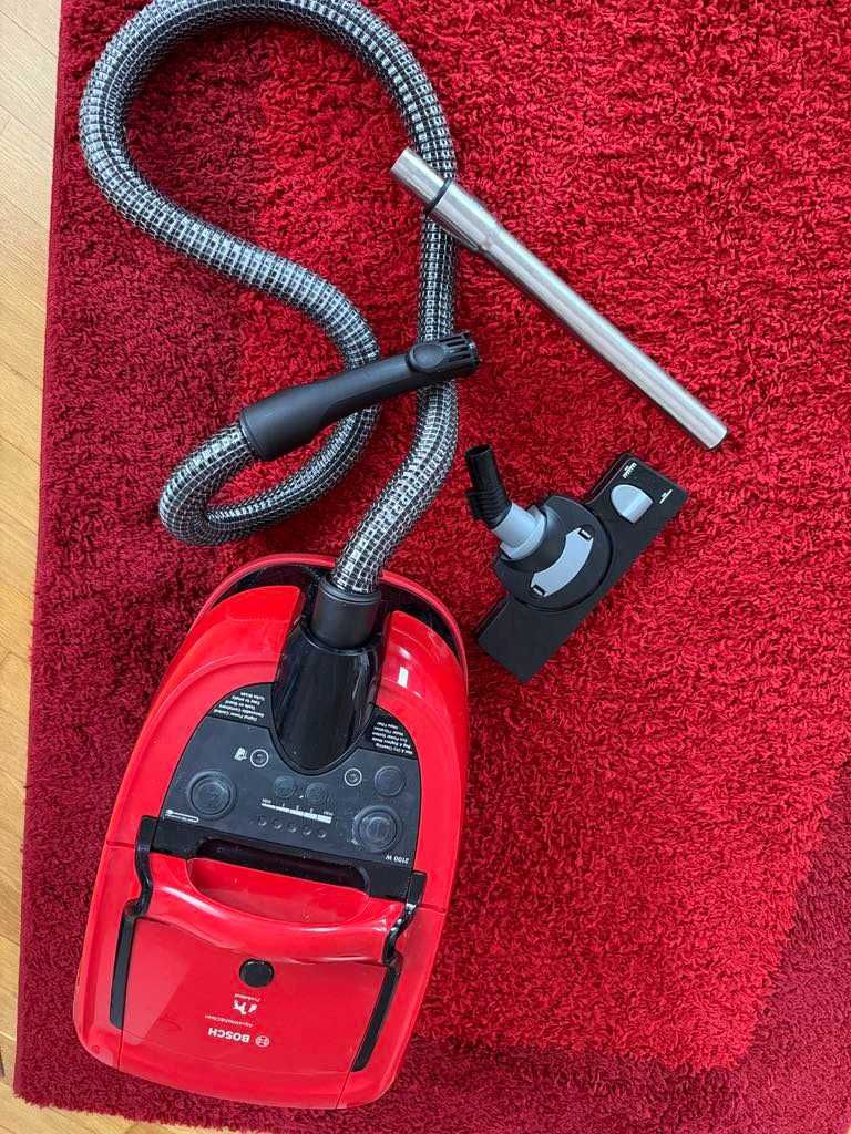 Aspirator cu spalare BOSCH AquaWash&Clean
