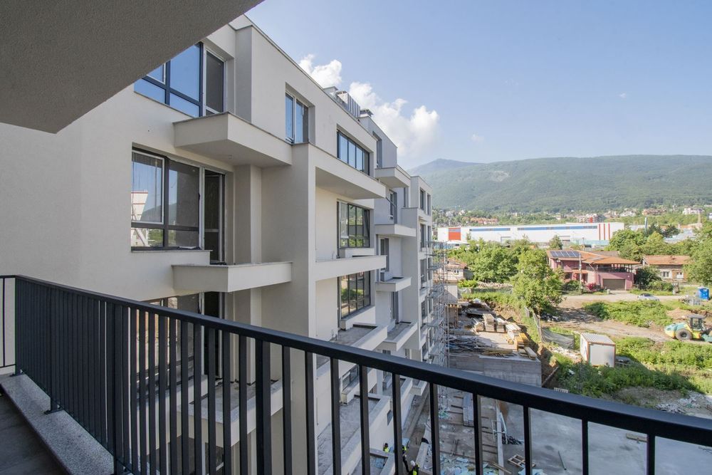 Продава се Двустаен апартамент в София, Манастирски ливади - 93 кв.м за 1990 €/кв.м - Снимка #1