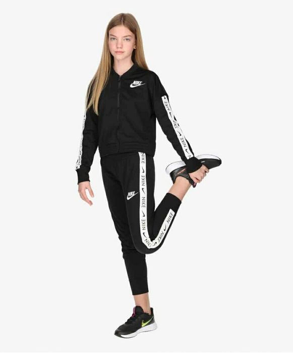 Nike екип 128-137см