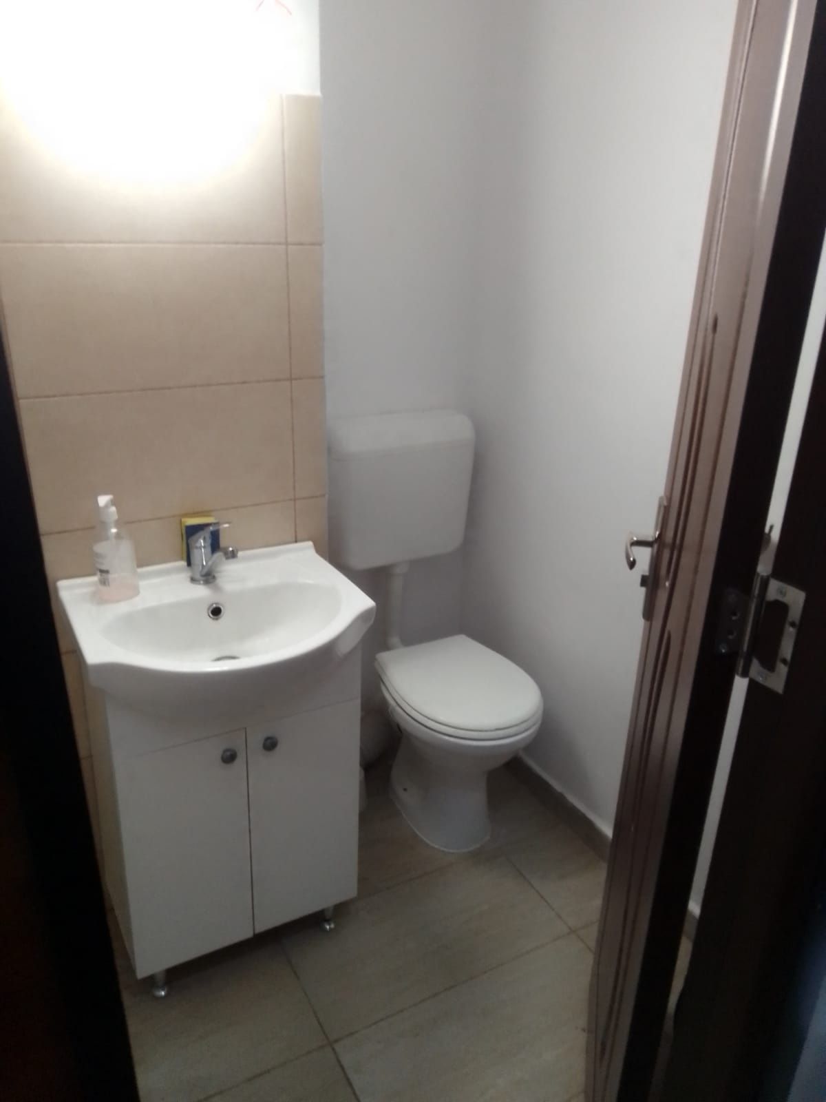 Închiriez garsoniera în 7 Noiembrie