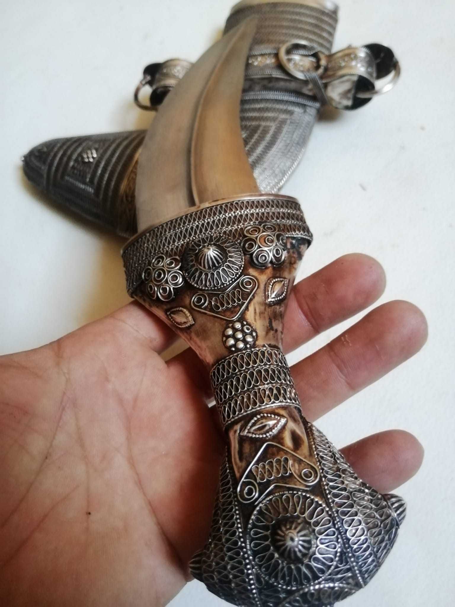 Superb pumnal vintage argint khanjar regal din Oman