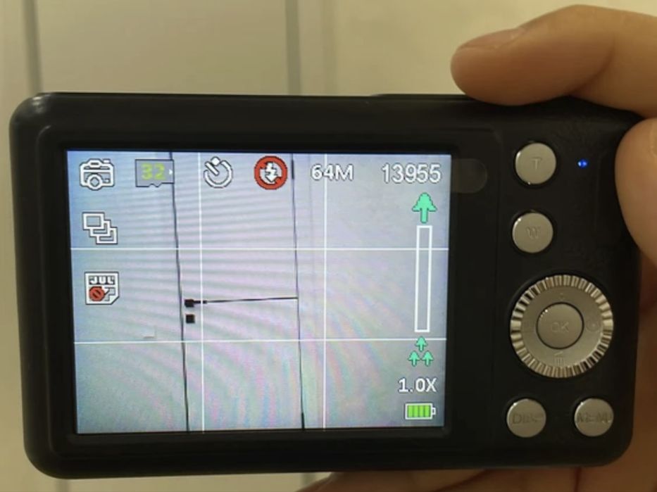 Фотоаппарат цифровой