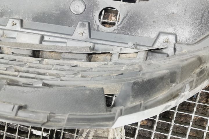 Bara fata inferioara cu grila radiator 622352140r Renault Captur 2  [din 2019 pana  2020] seria