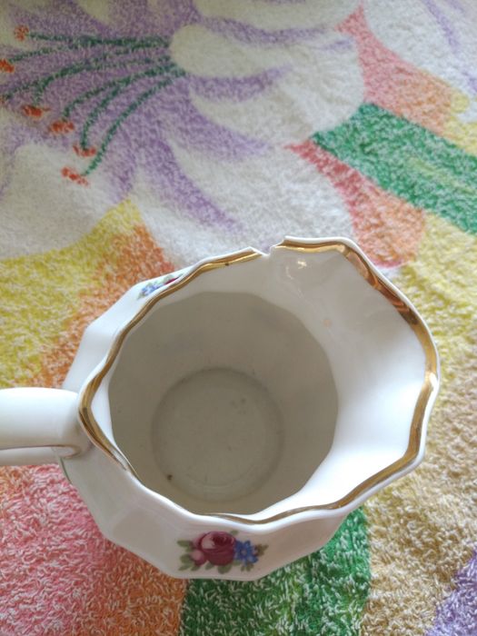 Блюдце фарфор дфз и сливочник со сколом