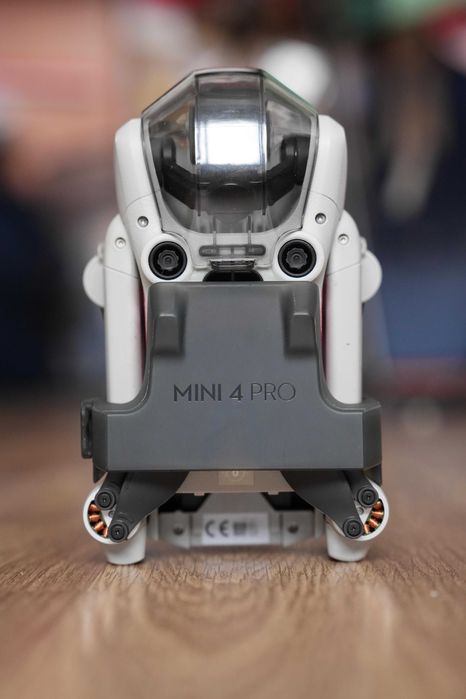 DJI Mini 4 Pro Drona 4 K Fly More Combo + DJI RC 2