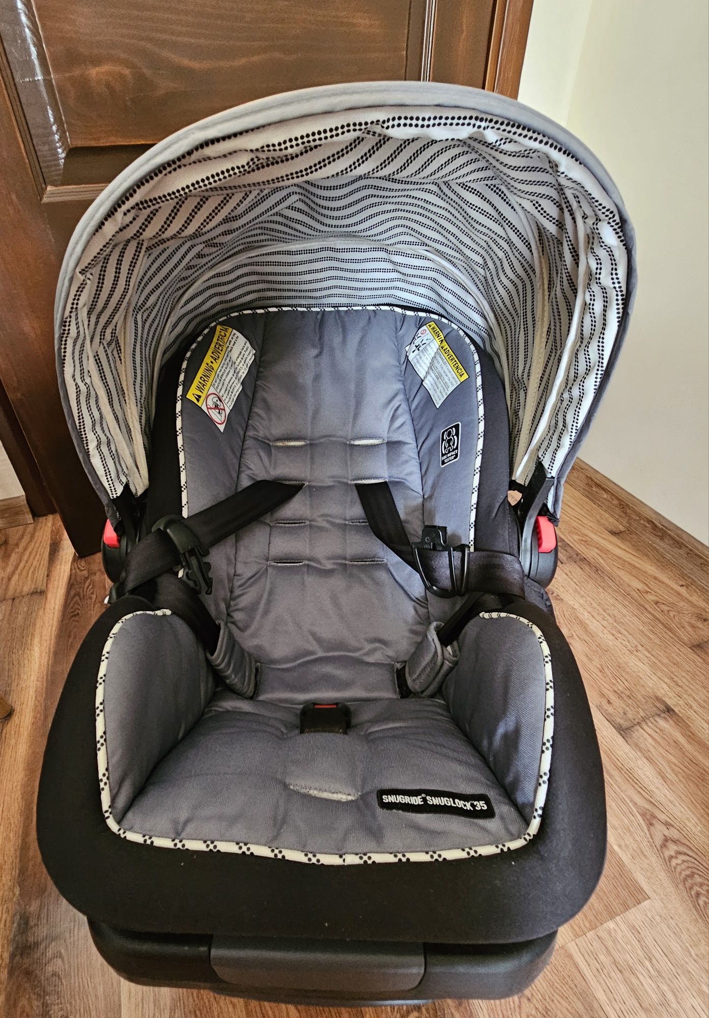 Столче кошница за кола за бебе Graco Snugride Snuglock 35