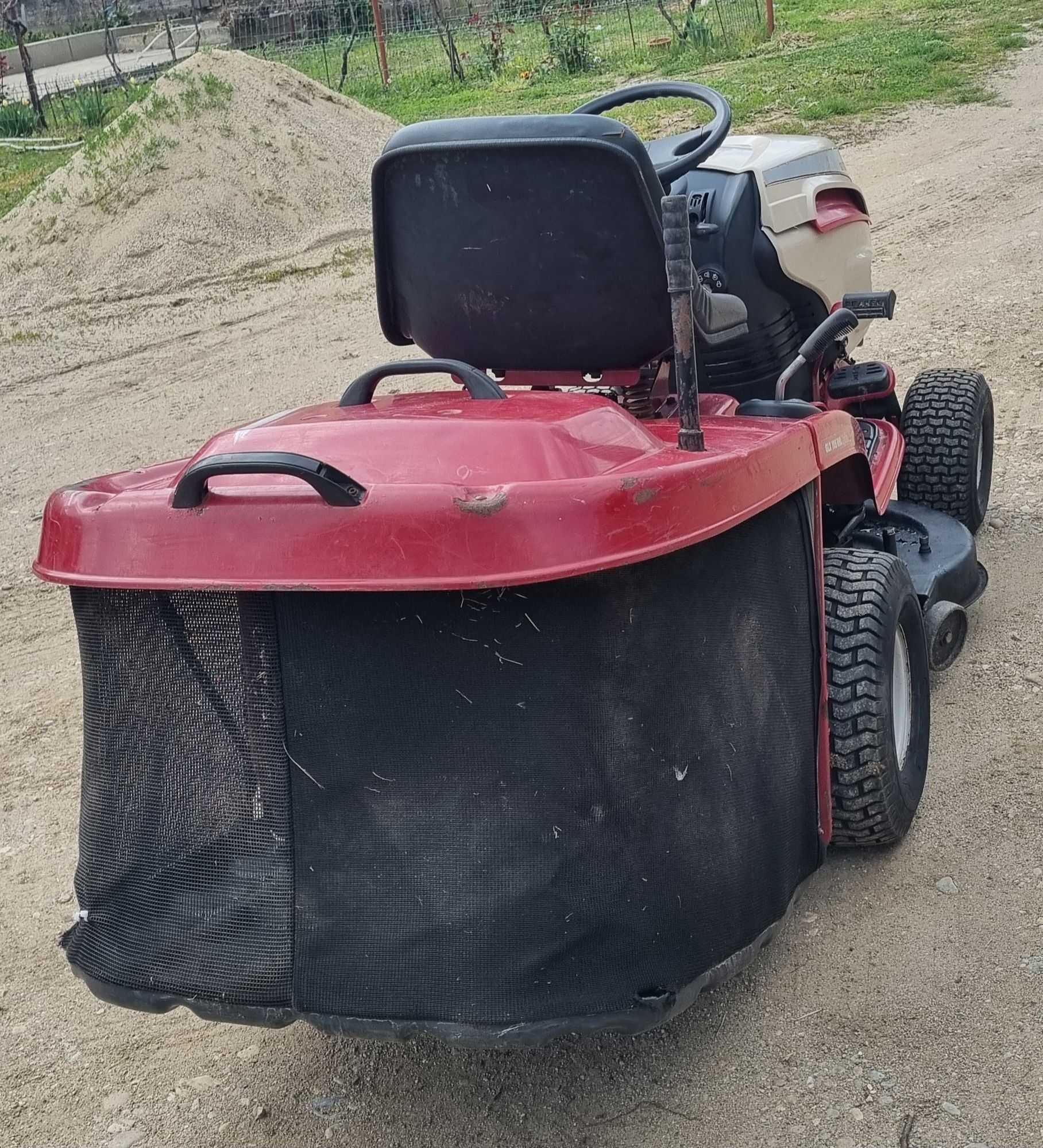 Tractoras gazon GUTBROD 18cp