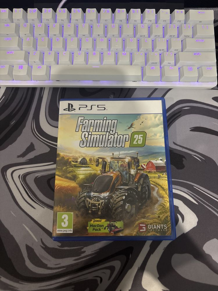 Продавам видео игра Farming Simulator 25 за playstation 5!
