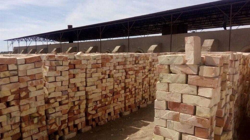 Кирпич жженый силикатного размера 55 тг.