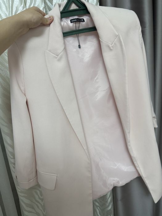 Пиджак нежно розовый