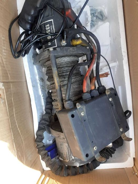 Лебедка 12 волта 13500 либри