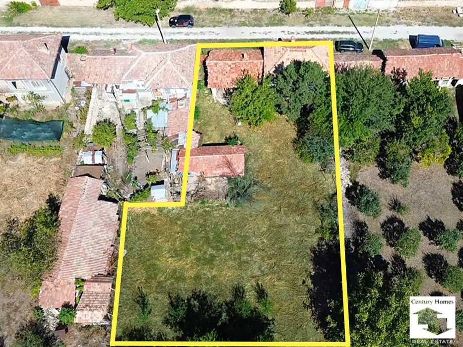 140325 Двуетажна къща с двор и стоп. постройки в с. Горна Липница