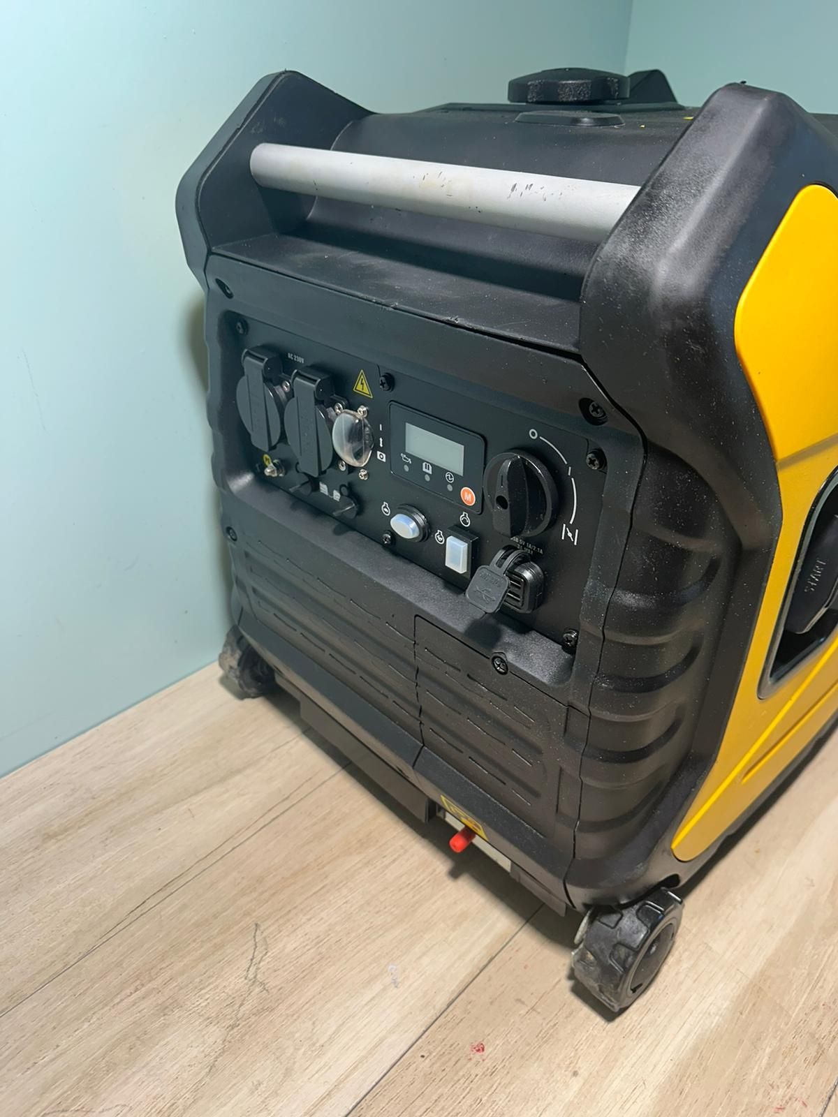 Generator Honda I 3000 silențios inverter