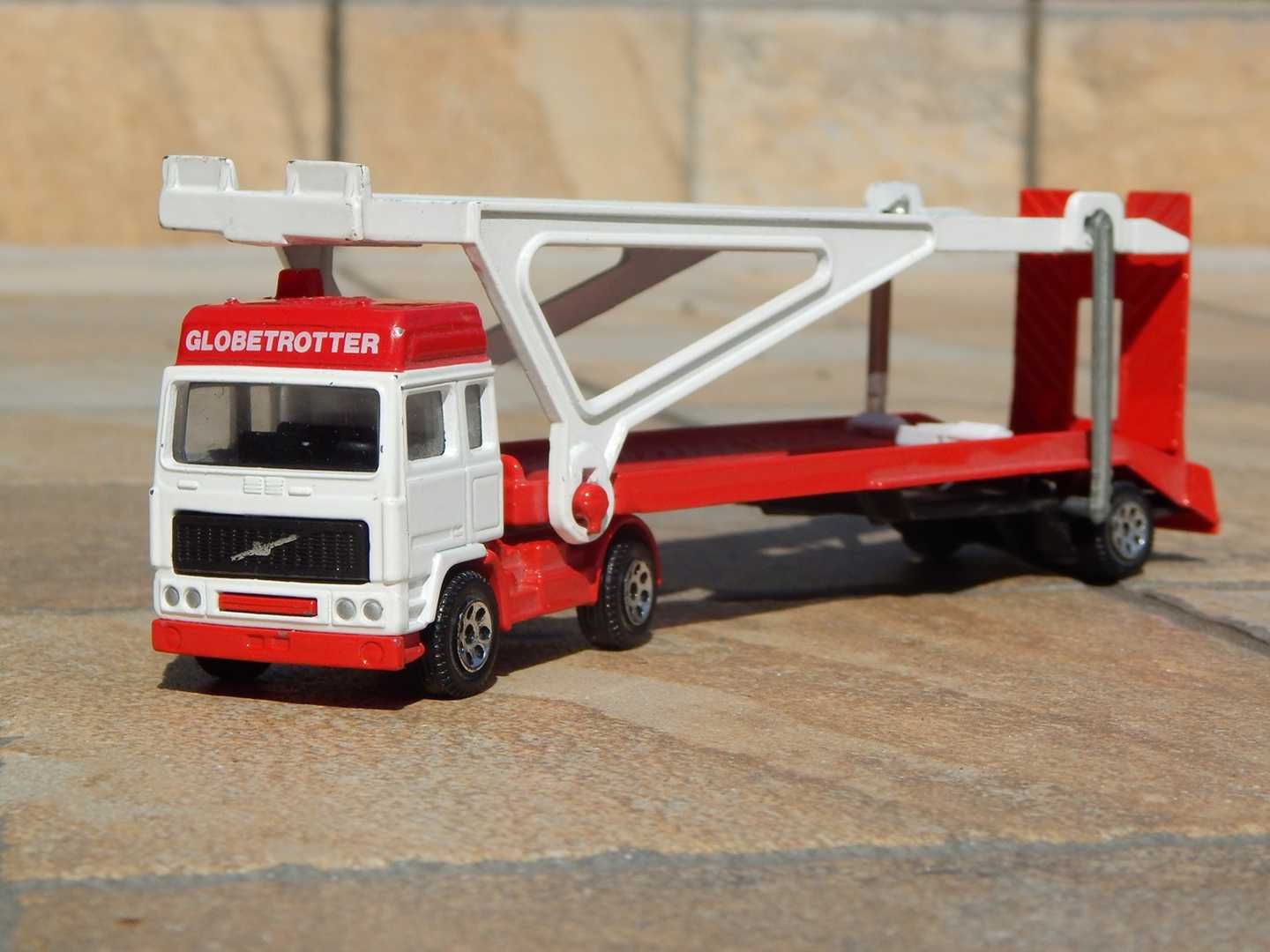 Macheta cap tractor camion transportor auto Volvo F1020 Corgi Juniors