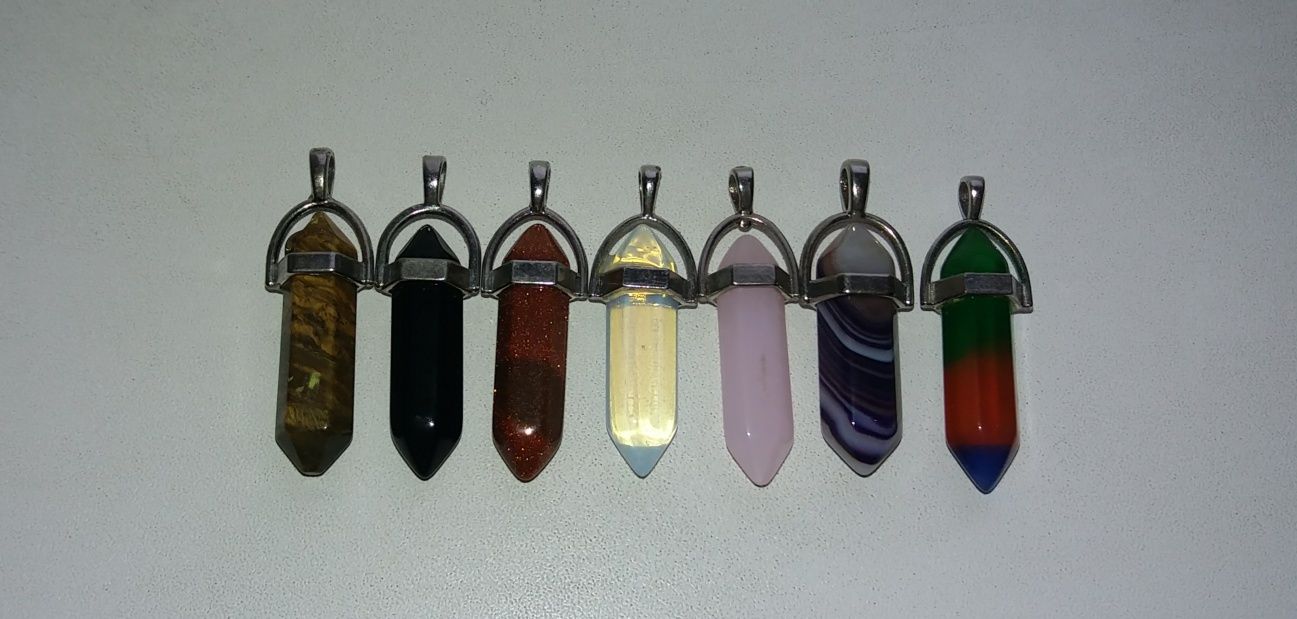Cristale de diferite culori