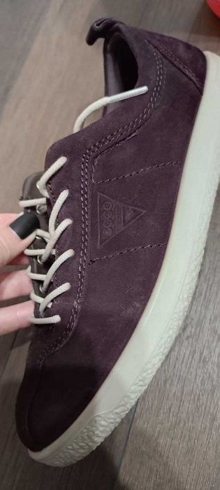 adidași ECCO. M 38. piele întoarsă naturală