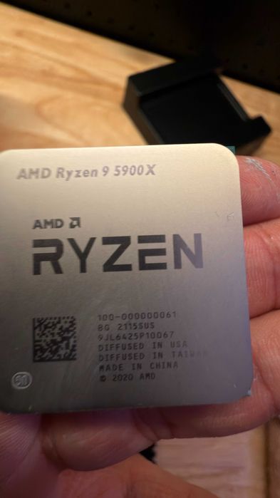 AMD Ryzen 9 5900X – Funcționează perfect – Nu fac schimburi