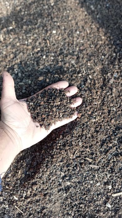 Биохумус от Калифорнийски червей - 6мм сито (зeленчуци, цветя, разсад)