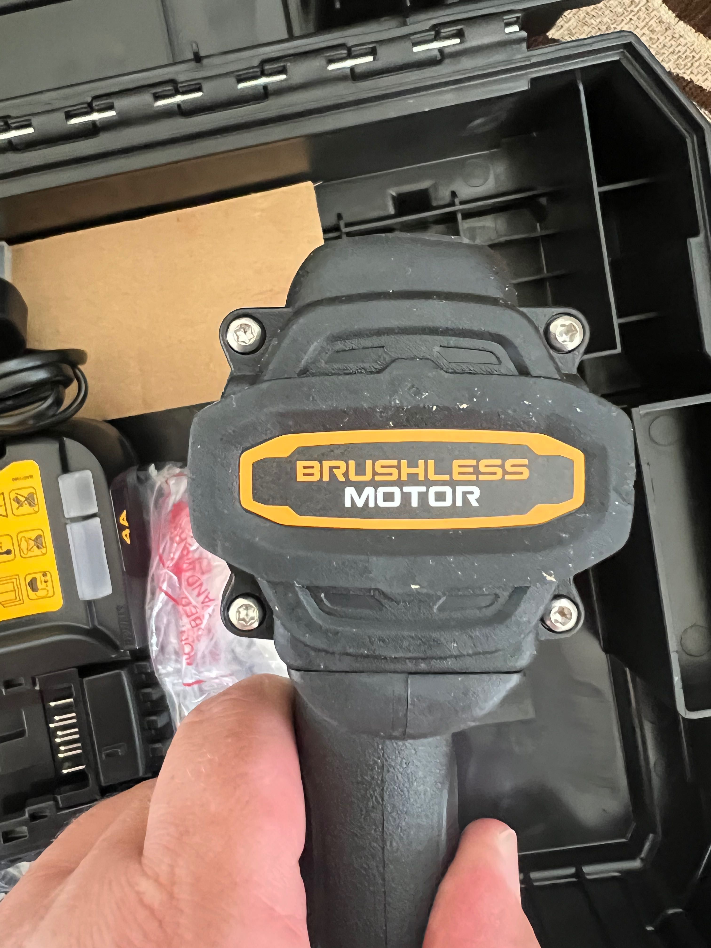 Винтоверт DeWALT DCD85ME2GT McLaren F1 Team 18V
