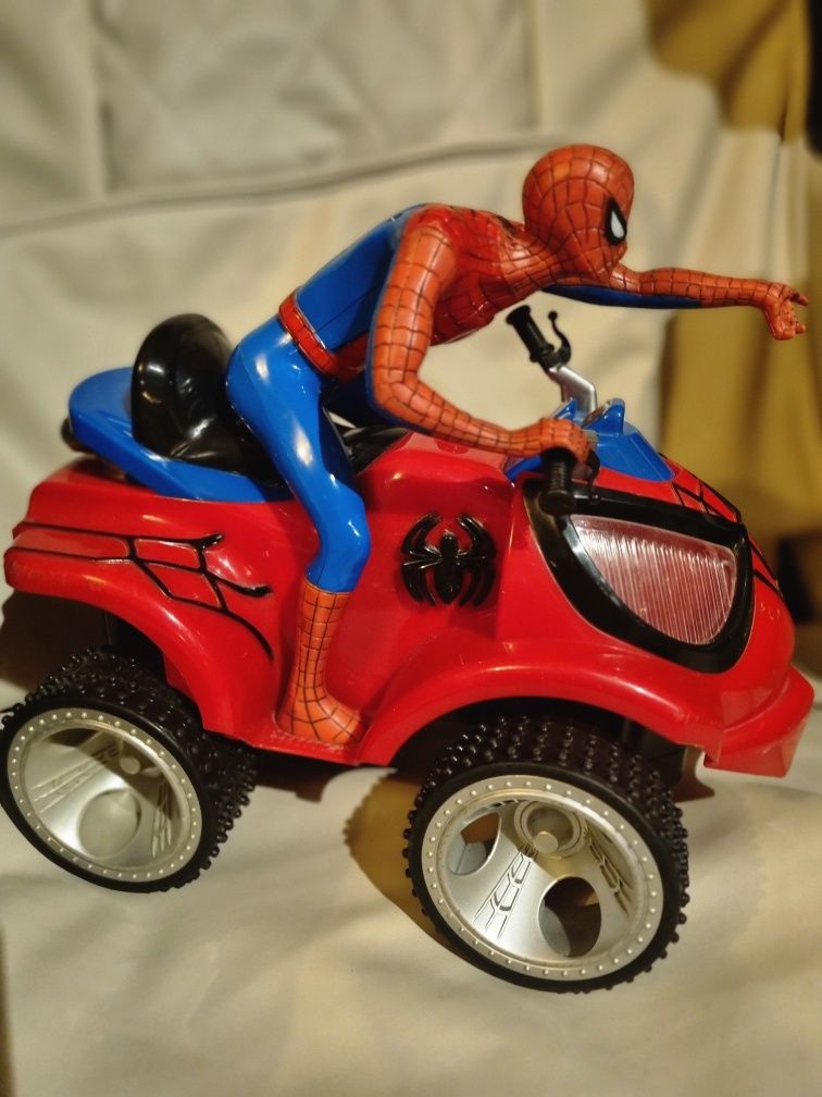 Masina mare ,cu Spiderman