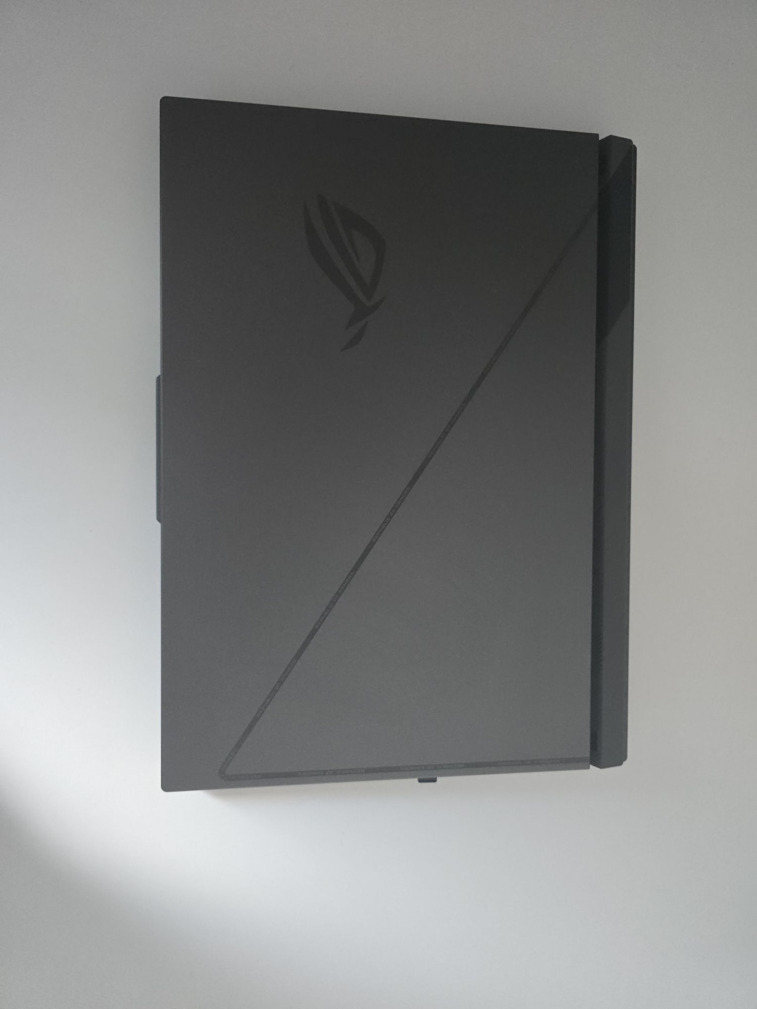 Продаётся игровой ноутбук Asus ROG Strix G814JV