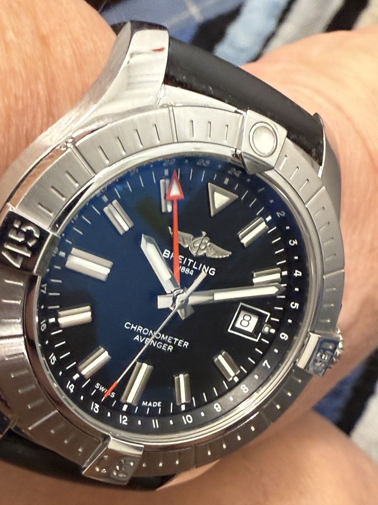 Breitling Avenger Automatic GMT 43
